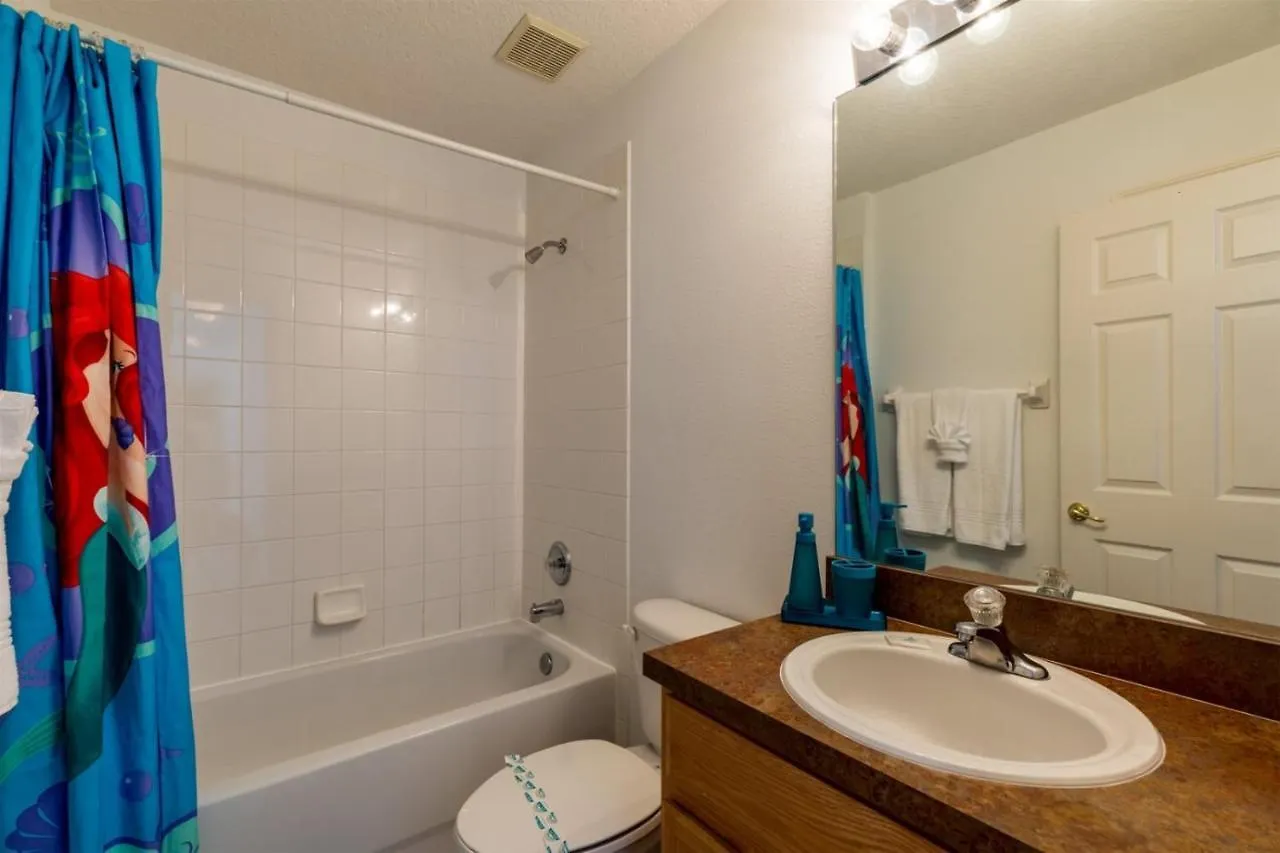 Holiday home Executive 5 Bedroom Villa, Large Private Pool And Fantastic Conservation Views Davenport