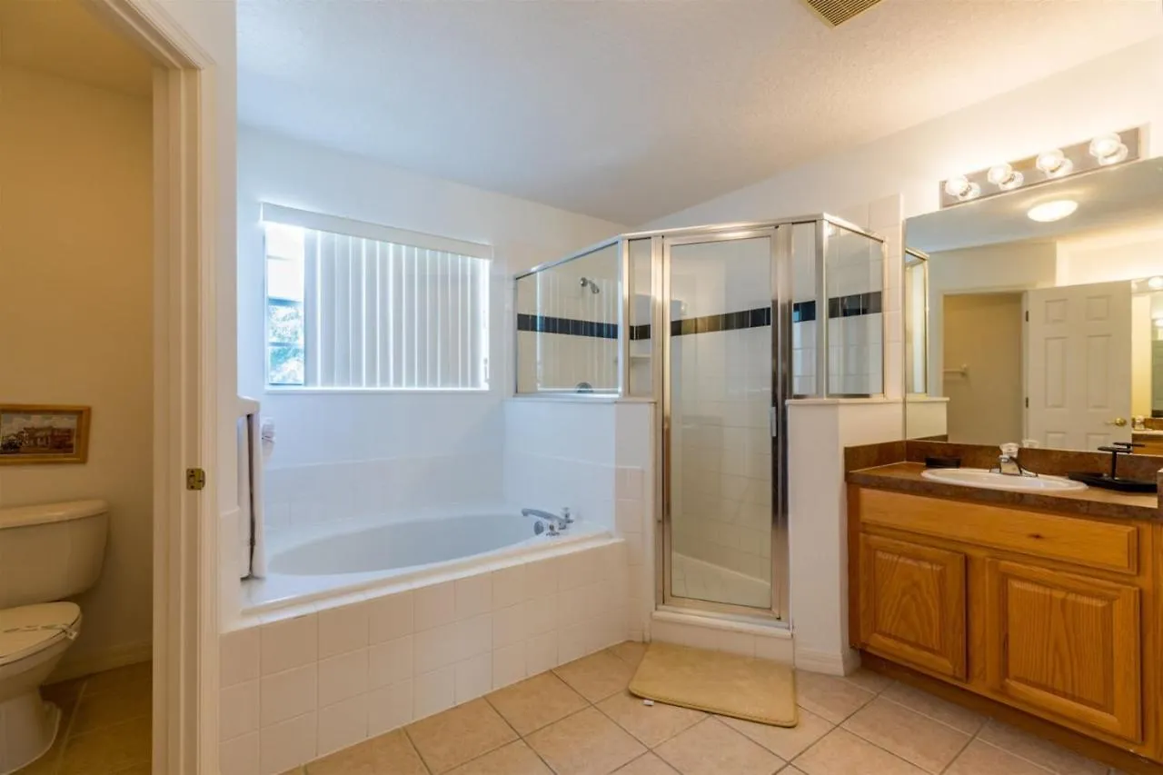 Executive 5 Bedroom Villa, Large Private Pool And Fantastic Conservation Views Davenport