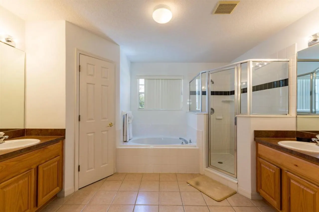 Holiday home Executive 5 Bedroom Villa, Large Private Pool And Fantastic Conservation Views Davenport United States